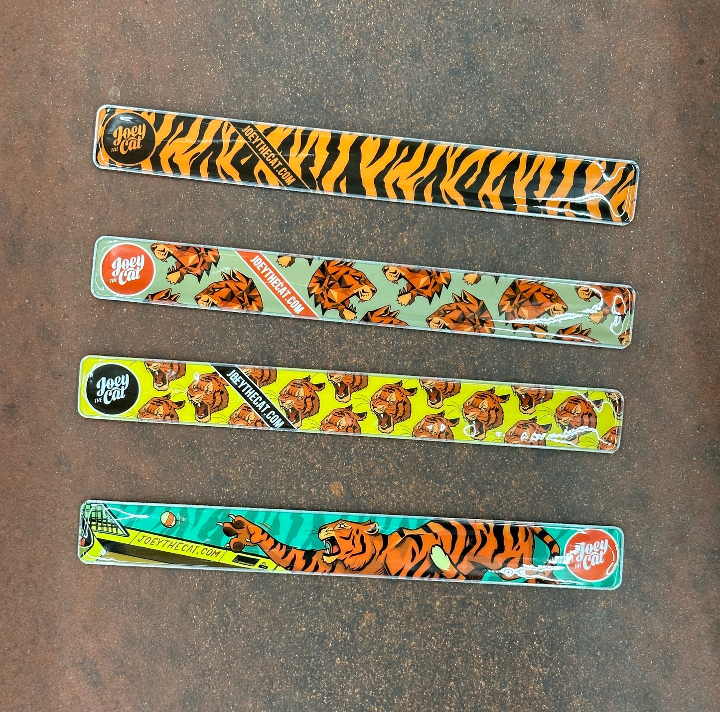 Paw-tastic slap bracelet